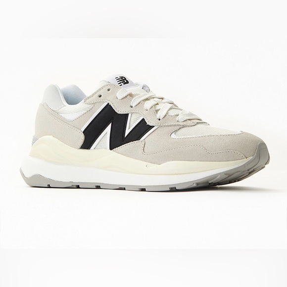 New Balance Cream and Black Sneakers - Picture 2 of 8